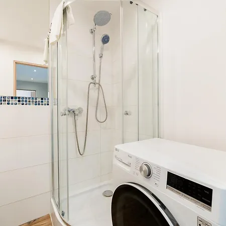 Winogrady Stylish By Bookinghost *